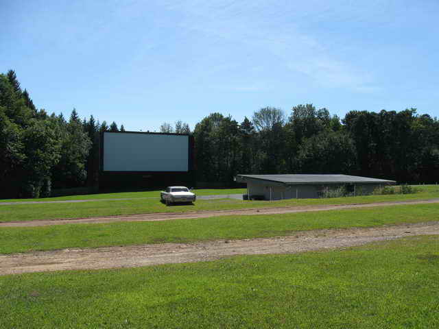 Moonlite Drive-In - 2014 Photo